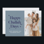 Blue Happy Challah Days Hanukkah Familie Foto Holi Feiertagskarte<br><div class="desc">© Gorjo Designs. Made for you via Zazzle Plattform. // Benötigen Sie Hilfe bei der Anpassung Ihres Designs? Andere Ideen got? Kontaktieren Sie mich (Zoe) direkt über den unten stehenden Kontaktknopf.</div>