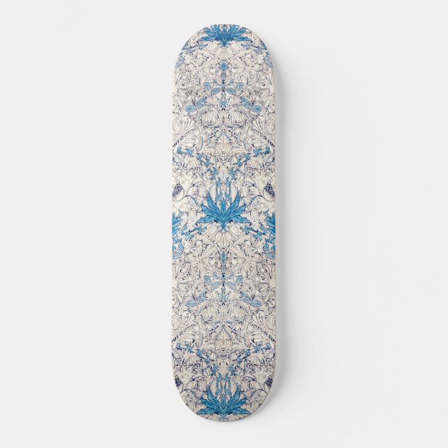 Blue Honeysuckle (von William Morris) Skateboard (Vorderseite)
