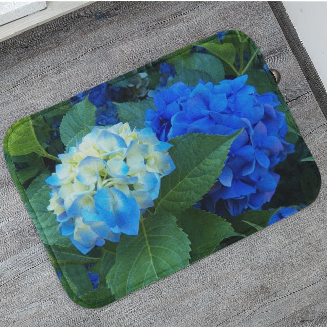 Blue Hydrangea Blooms Floral Badematte (In Situ)