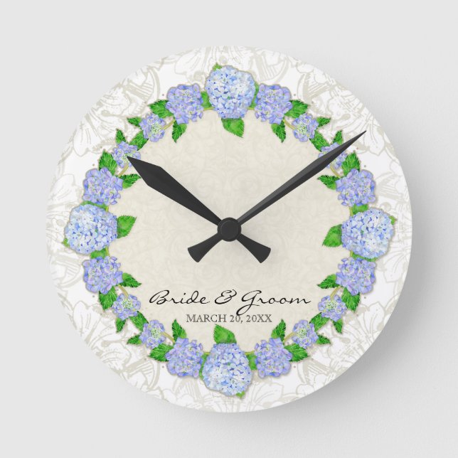 Blue Hydrangea Lace Floral Formal Wedding Geschenk Runde Wanduhr (Vorderseite)