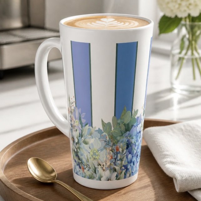 Blue Hydrangea und Floral gestreifte Latte Tasse (Von Creator hochgeladen)