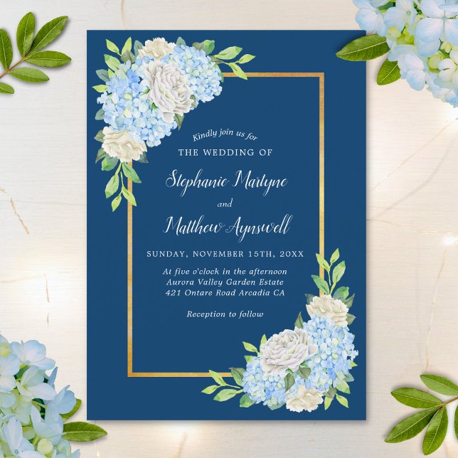 Blue Hydrangea White Roses Gold Wedding Einladung (Von Creator hochgeladen)