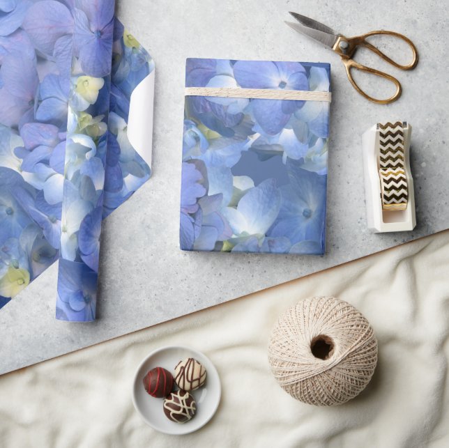 Blue Hydrangeas Blooms Geschenkpapier (Kunsthandwerk)