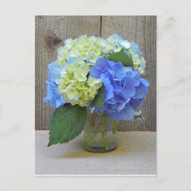 Blue Hydrangeas Mason Jar Mature Birthday Party Einladungspostkarte (Vorderseite)