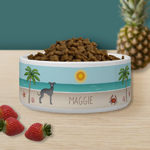 Blue Italian Greyhound im Tropical Summer Beach Napf