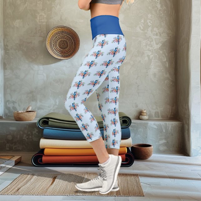 Blue Jay Bird Spring Flowers Nature Illustration Capri Leggings (Von Creator hochgeladen)