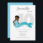 Blue Kids Mermaid Birthday Einladung<br><div class="desc">Ein Meerjungfrau-Kind lädt zum Geburtstag mit einem Meerjungfrau mit brauner Haut und schwarzem Haar in blauem Outfit ein. Sie sitzt vor dem Alter (das man ändern kann). Einfach diese Einladung anpassen, in den Warenkorb legen und diesen Geburtstag genießen! Blue Kids Mermaid Geburtstag Einladung Holidayday Design | ©Melissa Patton - Künstler/Illustrator...</div>