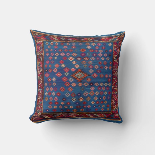 Blue Kilim Rug Pillows: Eine klassische Touch für  Kissen (Vorderseite)
