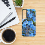 Blue Lacecap Hydrangea Blooms Floral Samsung Galaxy Hülle<br><div class="desc">Mit diesem angesagten Gehäuse,  das das Foto der blauen Lacecap Hydrangea-Blüte bietet,  schützen Sie Ihr Samsung Galaxy S22 Handy. Ein schönes,  blumengeschmücktes Design! Wählen Sie Ihren Telefonstil aus. HINWEIS: Beim Ändern des Telefonstils müssen Sie möglicherweise Bilder bearbeiten und anpassen.</div>