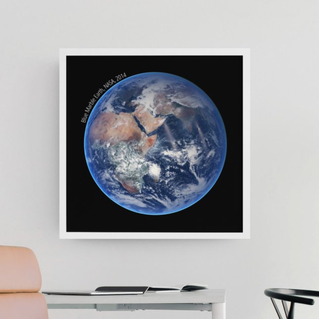 Blue Marble Earth, Satellitenbild 2014 Poster (Von Creator hochgeladen)