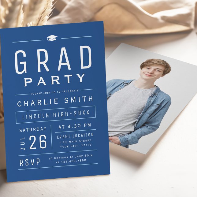 Blue Modern Simple Typografy Graduation Party Einladung (Blue Modern Simple Typography Graduation Party Invitation)