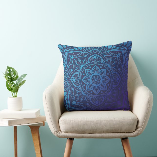 Blue Moon Mandala Throw Pillow Kissen (Stuhl )