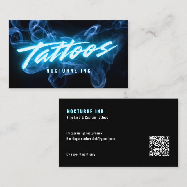 Blue Neon & Smoke Tattoo Artist QR Code Visitenkarte (Vorne/Hinten)