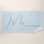 Blue Newlyweds Name Personalized Honeymoon Strandtuch<br><div class="desc">Celebrate your love in style with this personalized beach towel for adults, featuring the newlyweds' names in an elegant, modern design. Perfect for a honeymoon beach trip, anniversary getaway, or romantic vacation, this soft and vibrant towel is a must-have for couples who love to travel together. Designed with a fresh...</div>