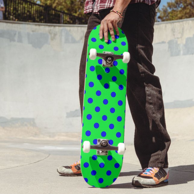 Blue On Green Polka Dots Pattern Design  Skateboard (Von Creator hochgeladen)