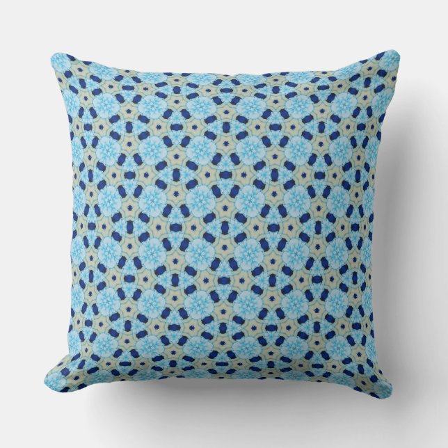 Blue Petal Harmony Throw Pillow Kissen (Vorderseite)