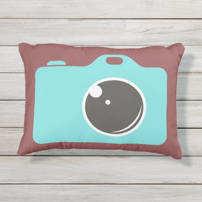 Blue Pop Art Camera Burgundy Kissen Für Draußen (Rückseite)