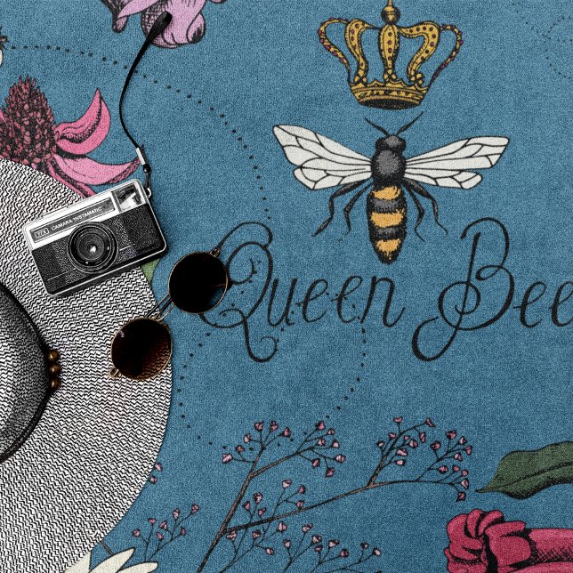 Blue Queen Bee Floral Pattern Strandtuch (Blue Queen Bee Royal Crown Floral Pattern with Queen Bee, Crown, Exotic flowers, bees, beehive)