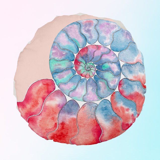 Blue Red Gray Nautilus auf Light Peach Rundes Kissen (Von Creator hochgeladen)