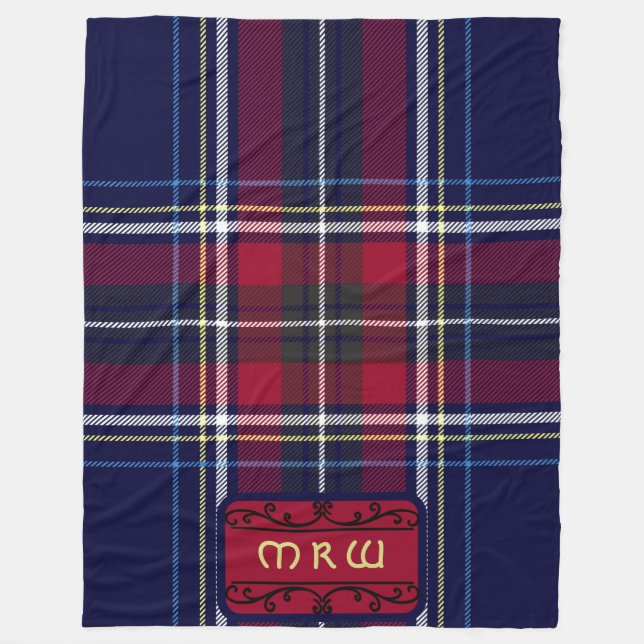 Blue Red Tartan Monogram in Celtic Lion Schriftart Fleecedecke (Vorderseite)