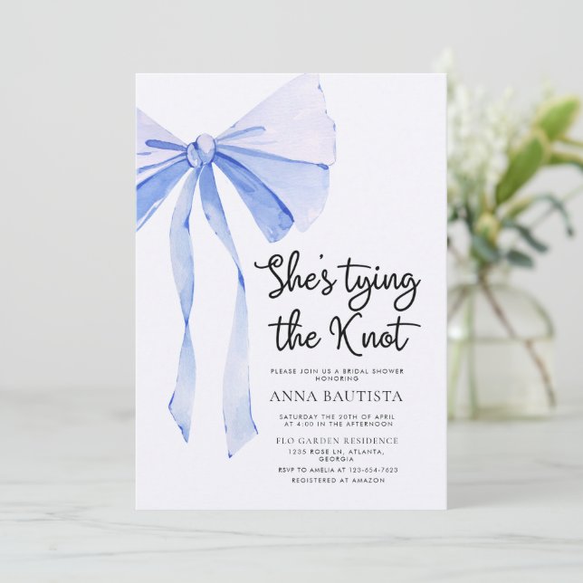 Blue Ribbon Sie bindet das Brautparty des Knotens Einladung (Stehend Vorderseite)