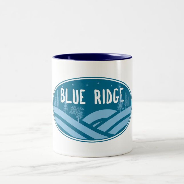 Blue Ridge Mountains im Freien Zweifarbige Tasse (Mittel)