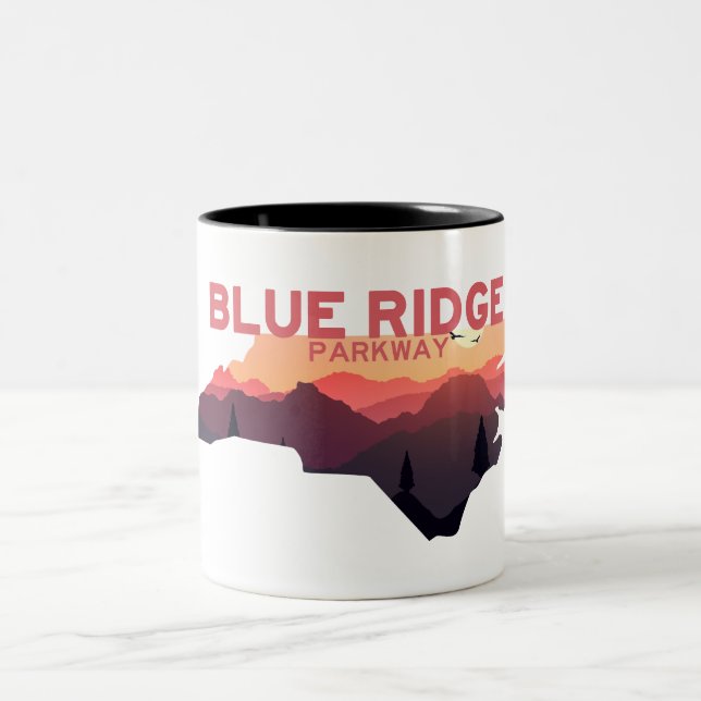 Blue Ridge Parkway North Carolina Karte Zweifarbige Tasse (Mittel)