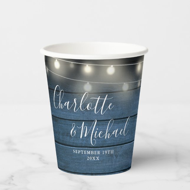 Blue Rustic String Lights Signature Script Hochzei Pappbecher (Vorderseite)