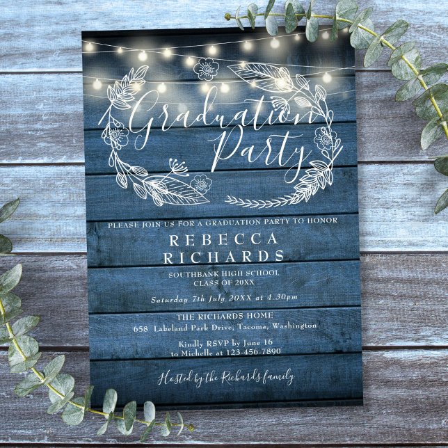 Blue Rustic Wood String Lights Graduation Party Einladung (Blue Rustic Wood String Lights Graduation Party Invitation)