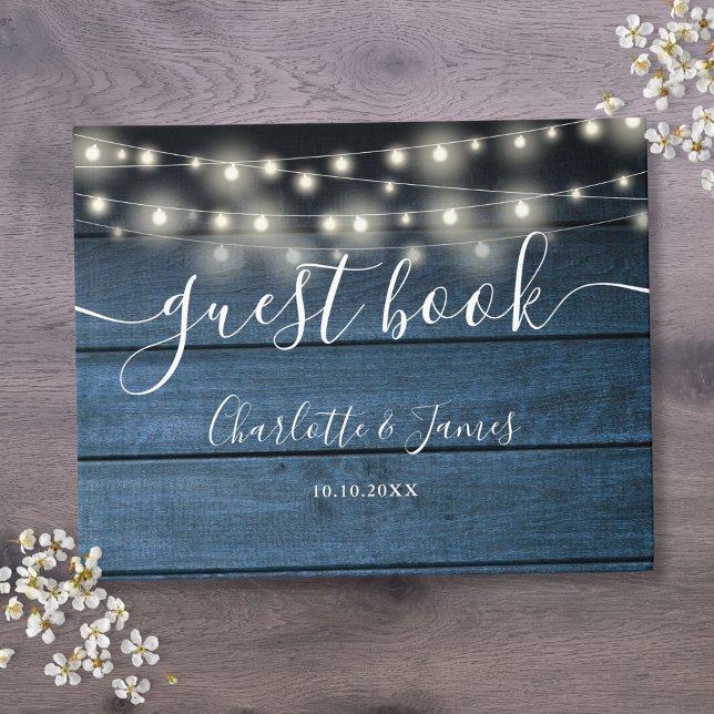 Blue Rustic Wood String Lights Script Hochzeit Gästebuch (Blue Rustic Wood String Lights Script Wedding Guest Book)