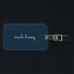 Blue Script | Stilvolle Monogram Modern Gepäckanhänger<br><div class="desc">Ein einfaches,  individuelles Monogramm-Design in einer lässigen Handschrift in auffallend einfarbigen Marineblau in Blau und Weiß. Das Monogramm kann leicht personalisiert sein,  um ein Design so einzigartig wie Sie sind zu machen! Das perfekte trendige Geschenk oder Accessoire für jeden Anlass.</div>