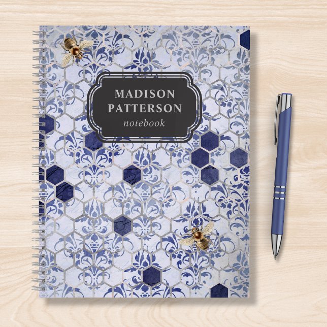 Blue Silver Bee Damask Girly Chic Modern Name Notizbuch (Von Creator hochgeladen)