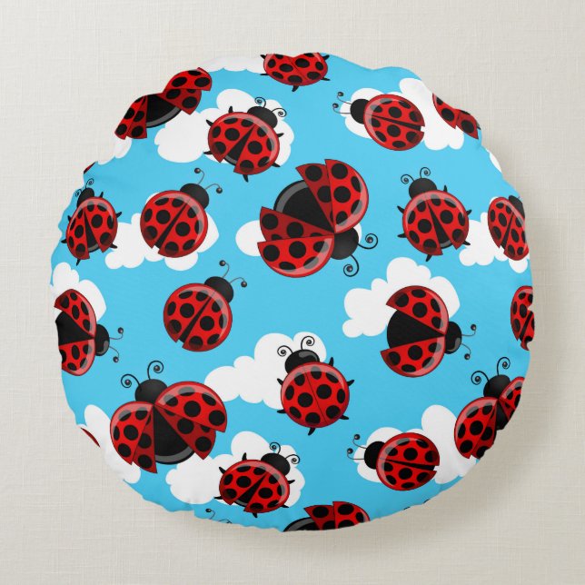Blue Sky White Clouds Red Ladybug Käfer Rundes Kissen (Vorderseite)