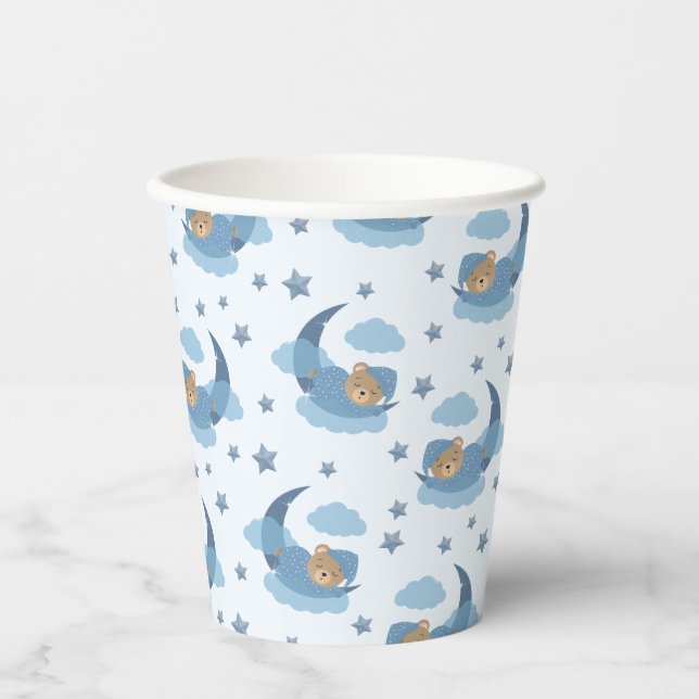 Blue Sleeping Baby Bear auf Mondwolken & Sternen Pappbecher (Vorderseite)