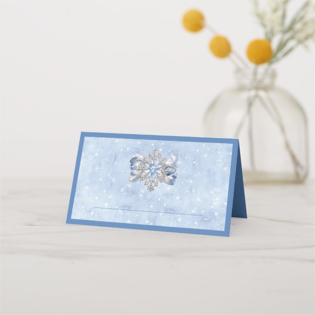 Blue Snowflake Brooch Holiday Table Platzkarte (Vorderseite)