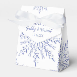 Blue Snowflakes on White Winter Wedding Geschenkschachtel