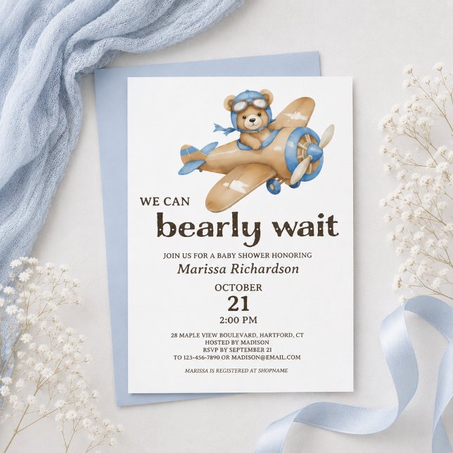 Blue Teddy Bear Boy Baby Dusche Einladung (cute we can bearly wait teddy bear pilot baby boy shower invitation with personalized details)