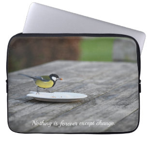 Blue Tit Fütternd Kuchenplatte mit Zitat Laptopschutzhülle