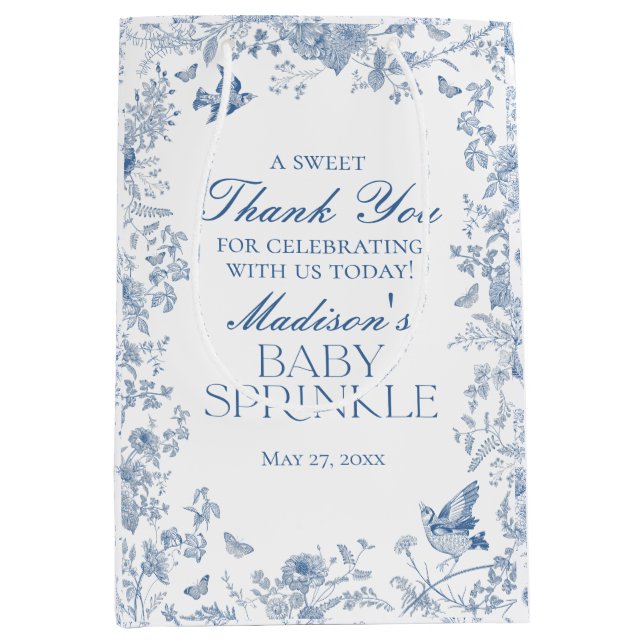 Blue Toile De Jouy Baby Sprinkle Favoriten Mittlere Geschenktüte (Vorderseite)