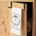 Blue Vintag Style French Sack mit Individuelle Nam Küchentuch<br><div class="desc">Vintage französisch geätzte Grafiken und königsblaue Streifen aus dem Ticken sind die perfekte Ergänzung zu der französischen Küchendekoration auf diesem Waffelhandtuch,  das auf dem Strick gefertigt wurde. Vergessen Sie nicht die Touch der Personalisierung mit Ihrem Monogramm und Familiennamen.</div>
