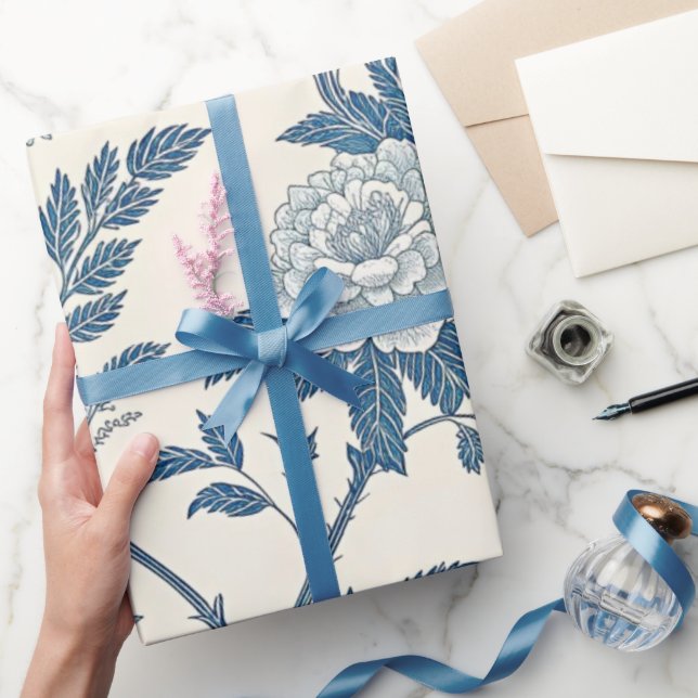 Blue Vintage Floral Pattern Geschenkpapier (Schenken)