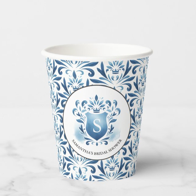 Blue Watercolor Mit Monogramm Wappen Brautparty Pappbecher (Vorderseite)