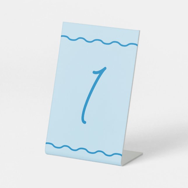 Blue Wavy Retro Wedding Tischnummer Sockelschild (Vorderseite)