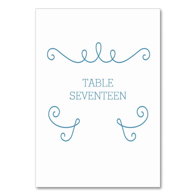 Blue Whimsical Blüh Table Card Tischnummer (Vorderseite)