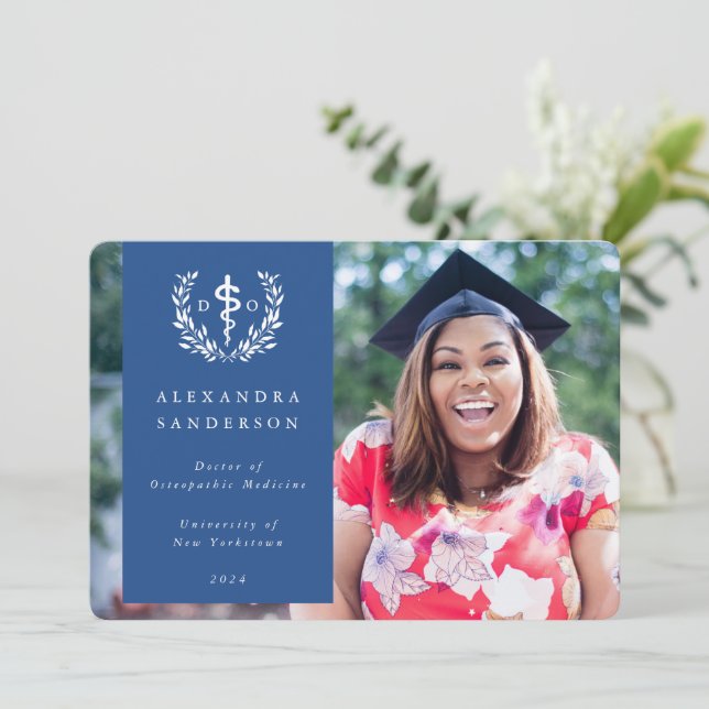 Blue+White Doctor of Osteopathic Medicine Foto Ankündigung (Stehend Vorderseite)