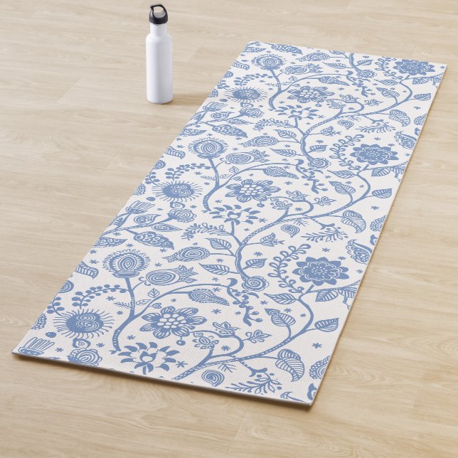 Blue White Floral Botanical Pattern Whimsical Boho Yogamatte (Beispiel)