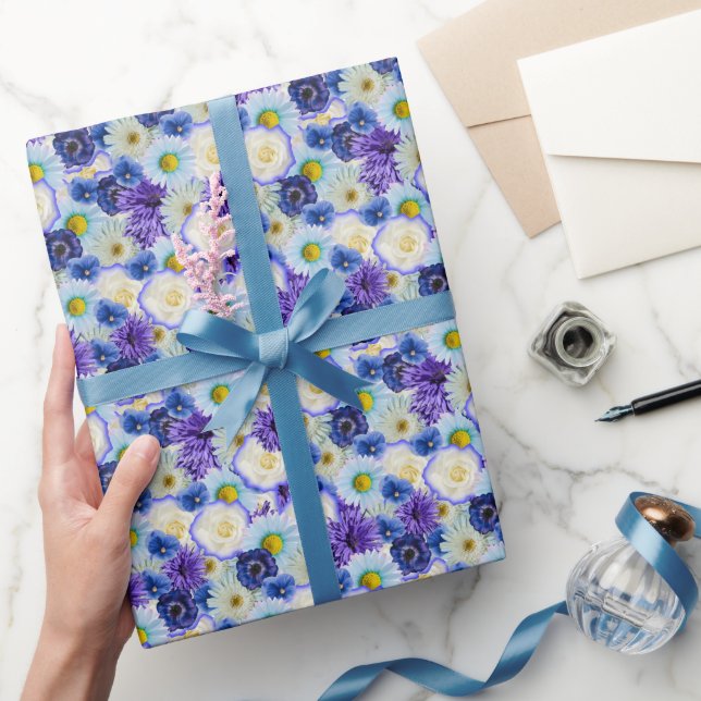 Blue White Floral Collage Brautparty Party Geschenkpapier (Schenken)