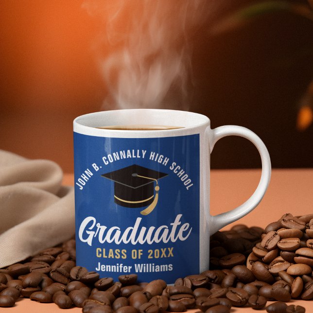 Blue White Graduate Personalisiert 2025 Abschluss Kaffeetasse (Von Creator hochgeladen)