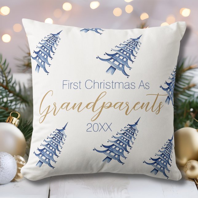 Blue White Pagoda Weihnachtsbaum Erstes Weihnachts Kissen (Blue White Pagoda Christmas Tree First Christmas Throw Pillow)