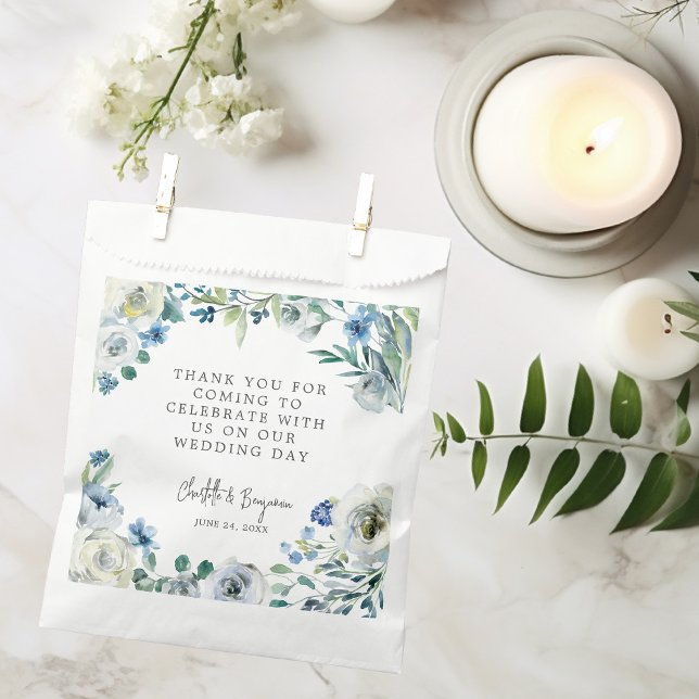 Blue White Peony Floral Custom Spring Wedding Geschenktütchen (Von Creator hochgeladen)
